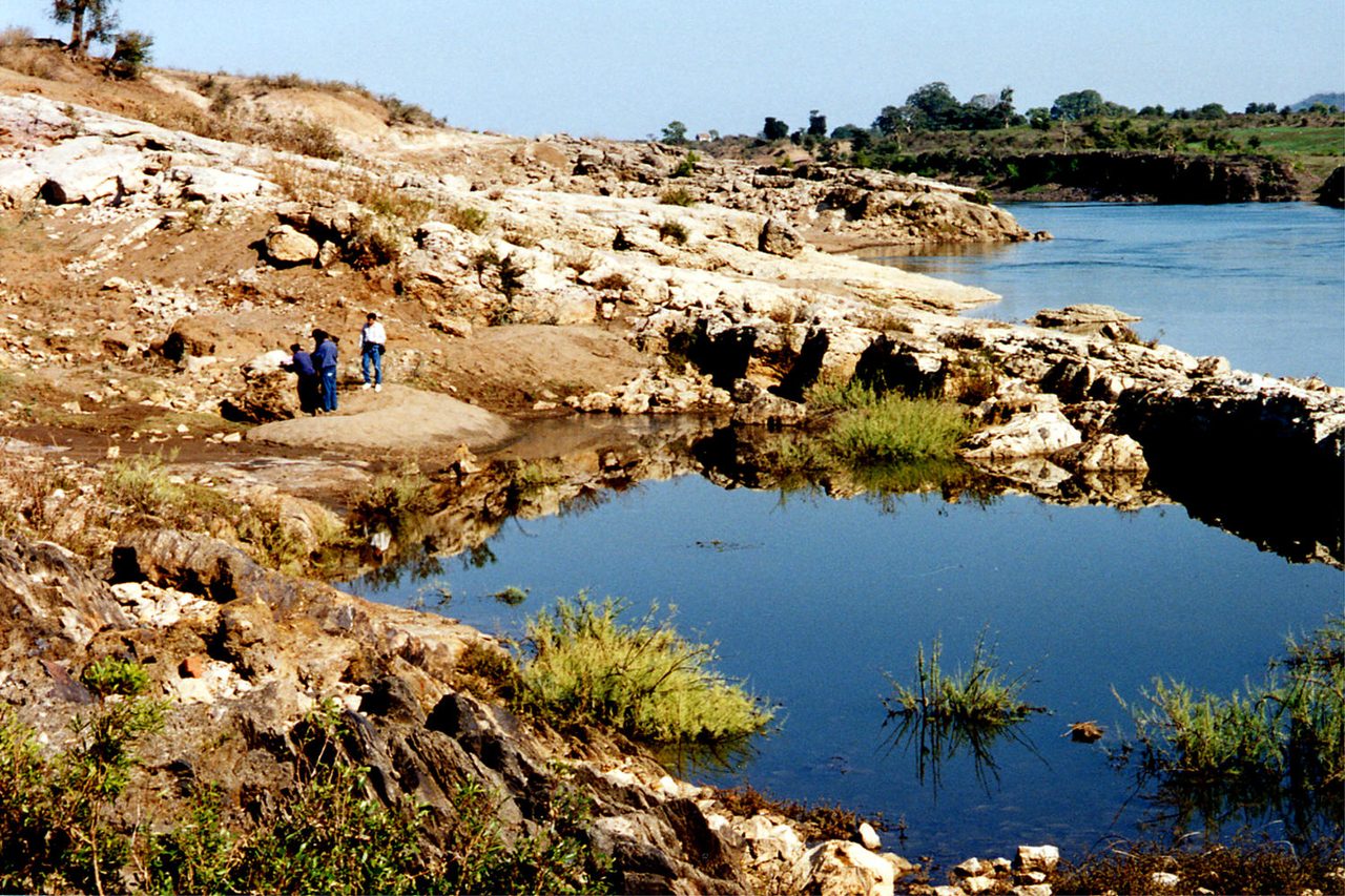 The Lameta Formation and Deccan Trap basalt flows along the Narmada River near Jabalpur, India